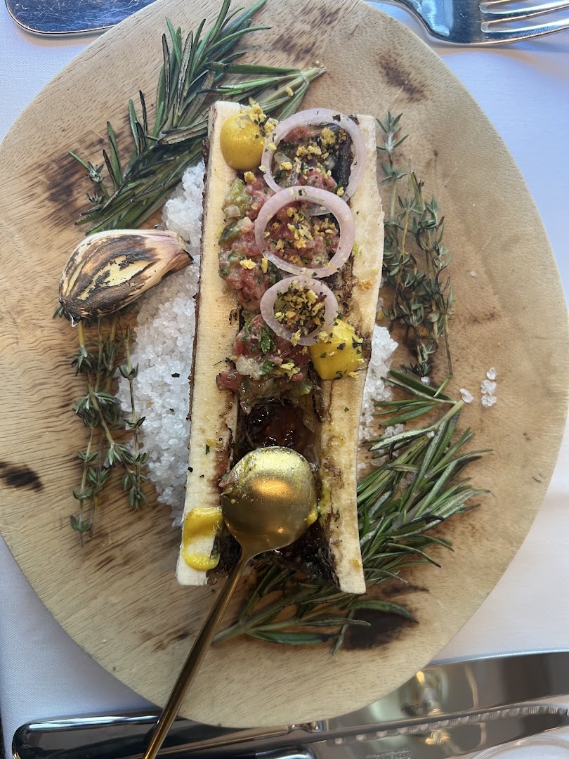 Le Chardonnay: appetizing, high-quality food photography