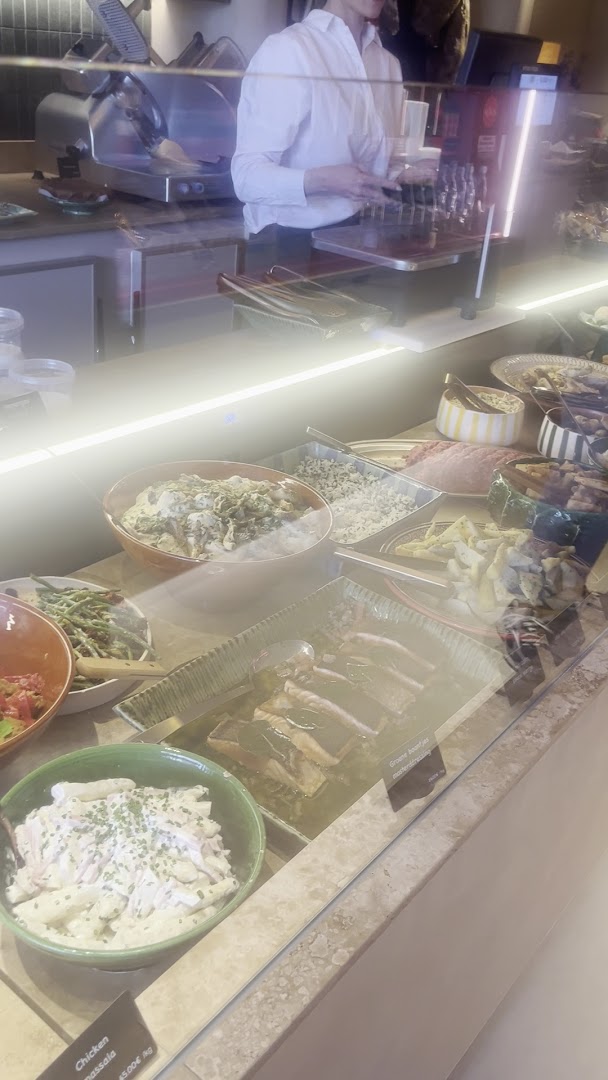 Rõka: clear display of restaurant food