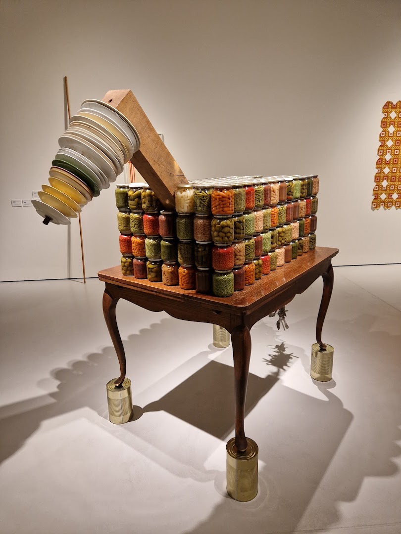 Abby Kortrijk: clear photo of gallery exhibition