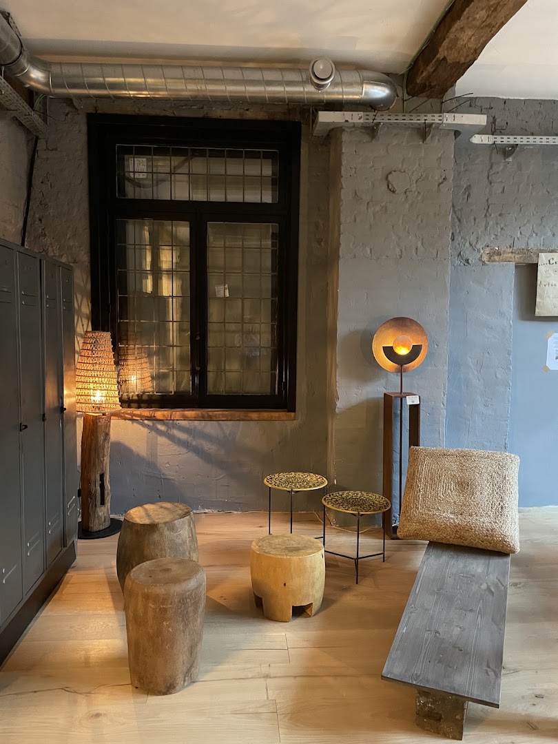 Artisan's: gallery interior and atmosphere