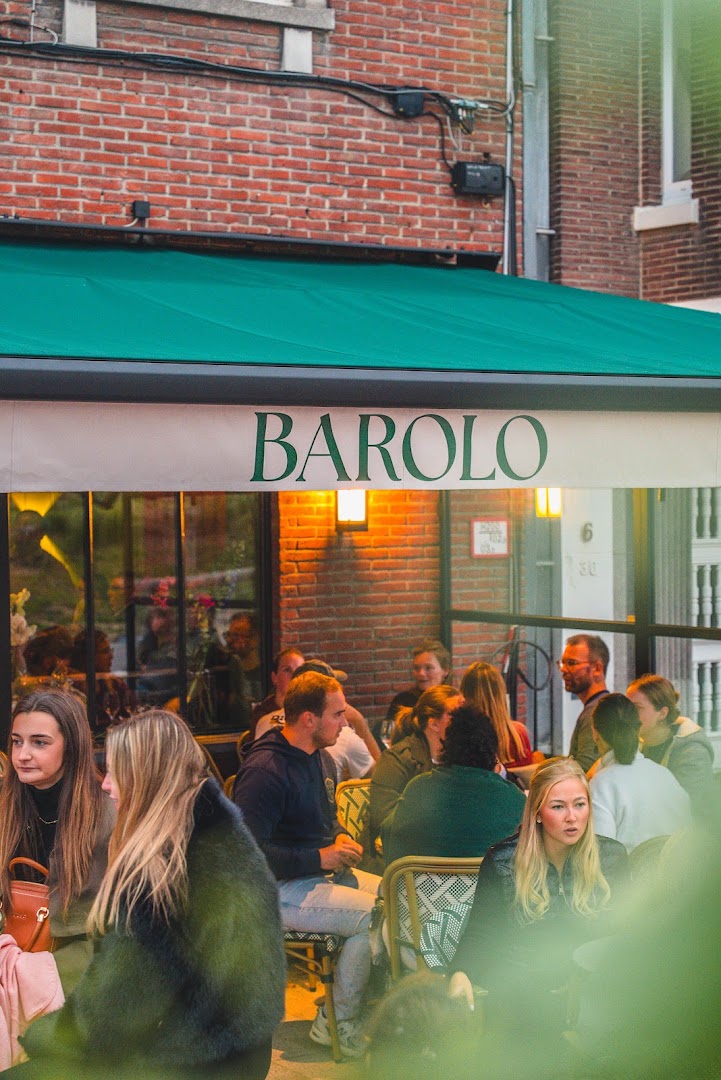 Barolo: inviting atmosphere with clear branding