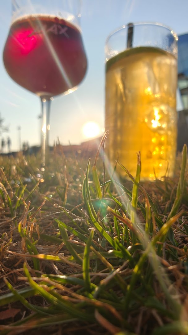 Baruma: atmospheric shot of drinks outdoors