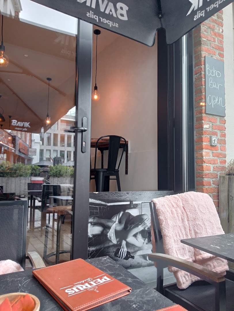 Boho Bar: inviting atmosphere of the bar