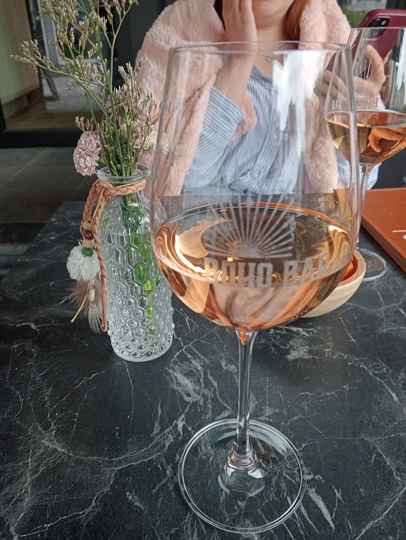 Boho Bar: attractive drink photo with branding