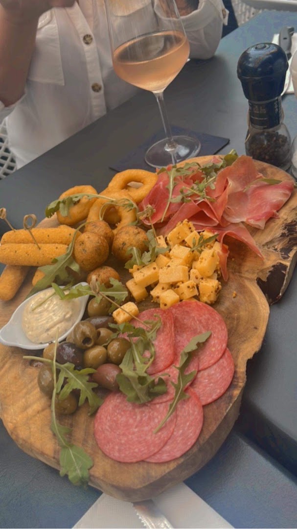 Boho Bar: appetizing photo of bar food