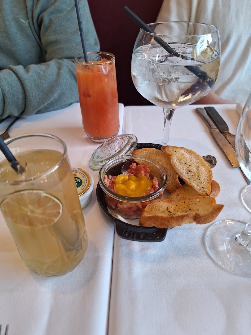 BUF: appetizing food and drink presentation