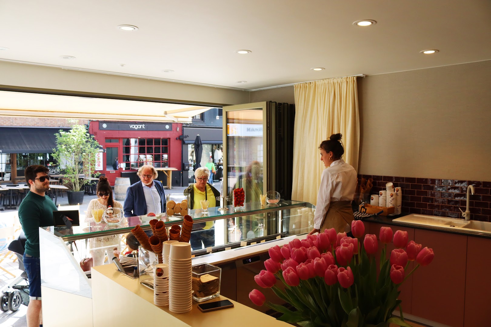 Crèmeux: inviting atmosphere and professional quality