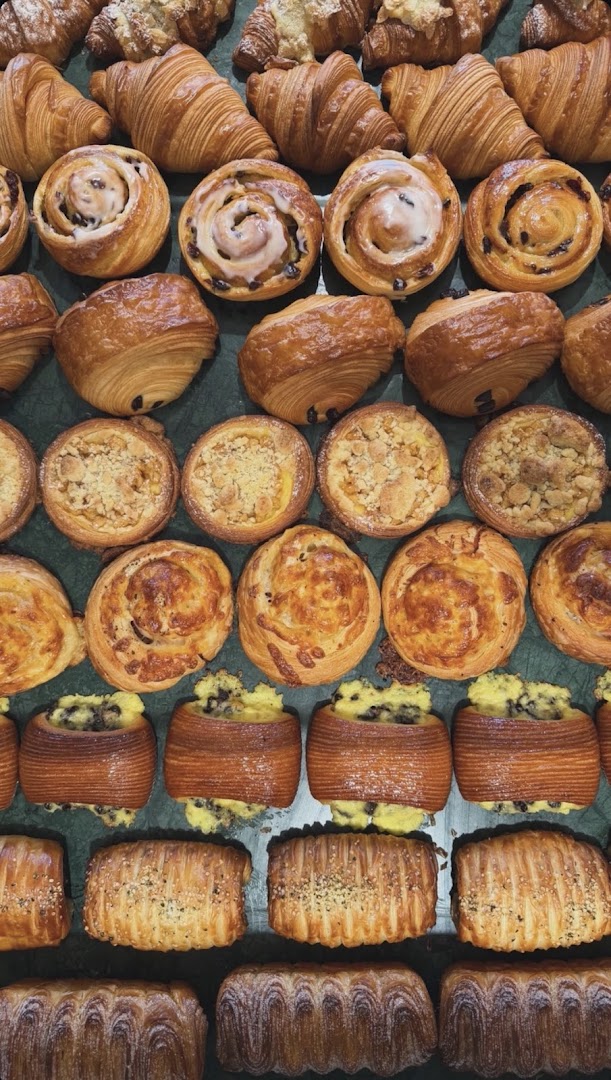 ZOUT Bakery: high quality appetizing product display