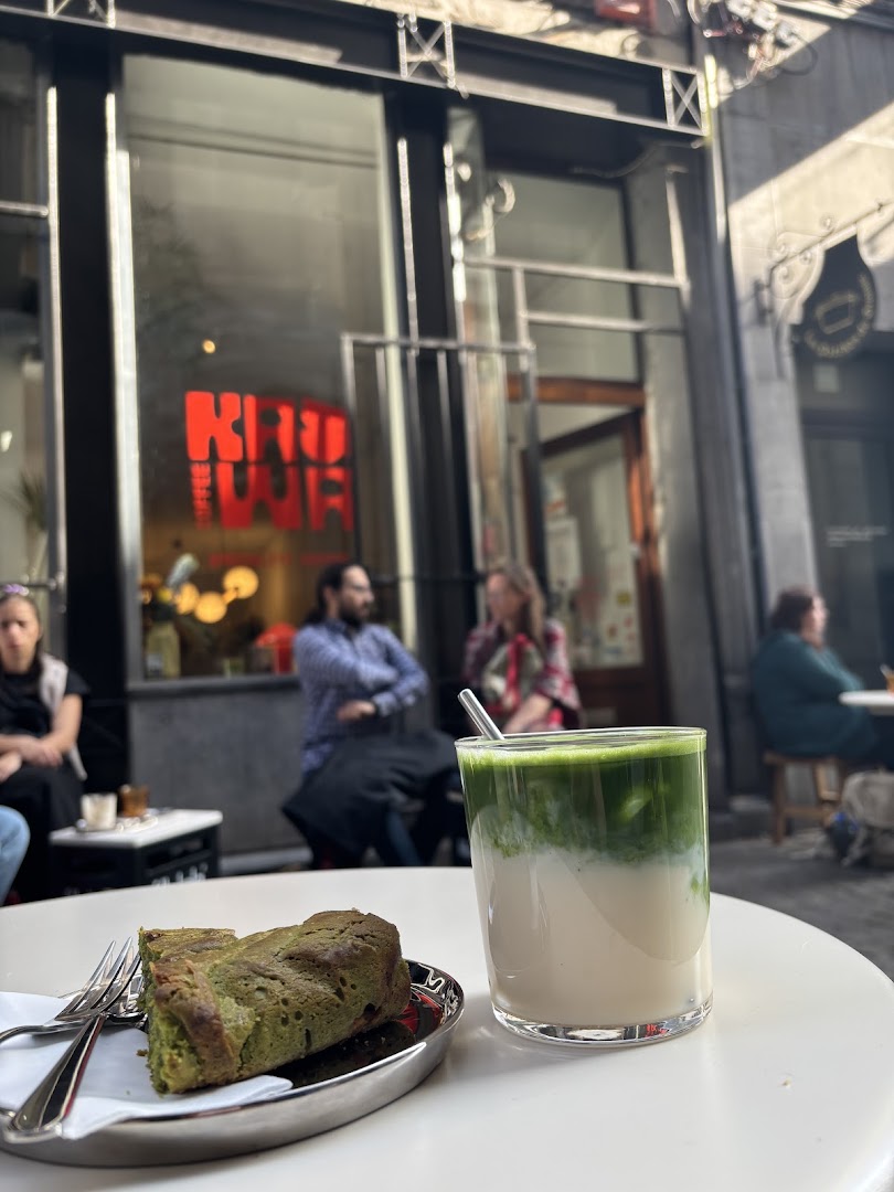 Kawa: inviting atmosphere with food drink