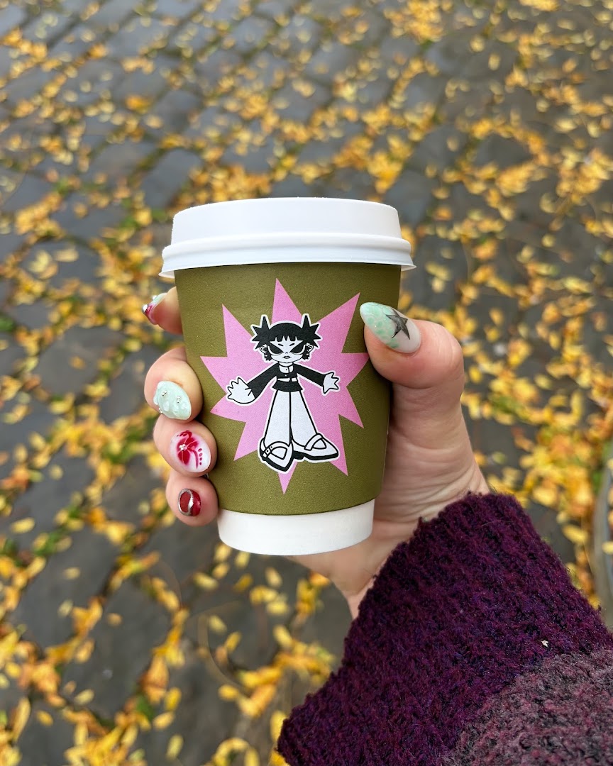 Kawa: branded coffee cup clearly