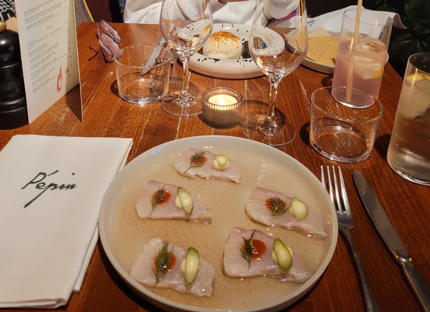 Pépin: appetizing food photo in setting