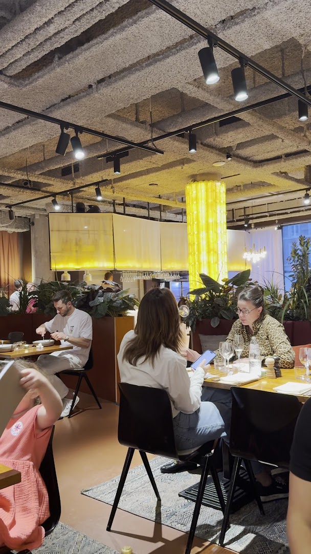 Pépin: inviting restaurant atmosphere