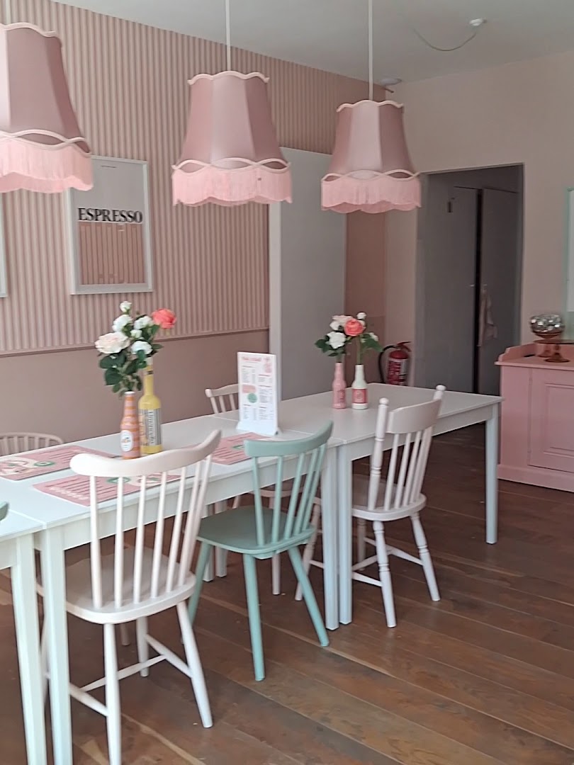Mok 'n Roll: attractive and clean venue interior