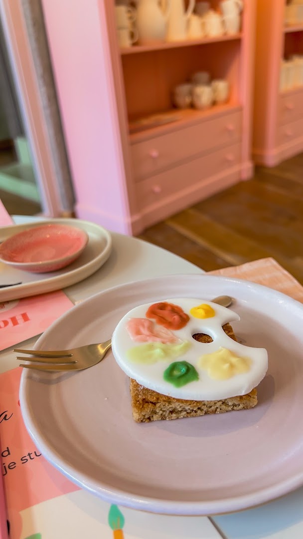 Mok 'n Roll: creative themed food fits venue