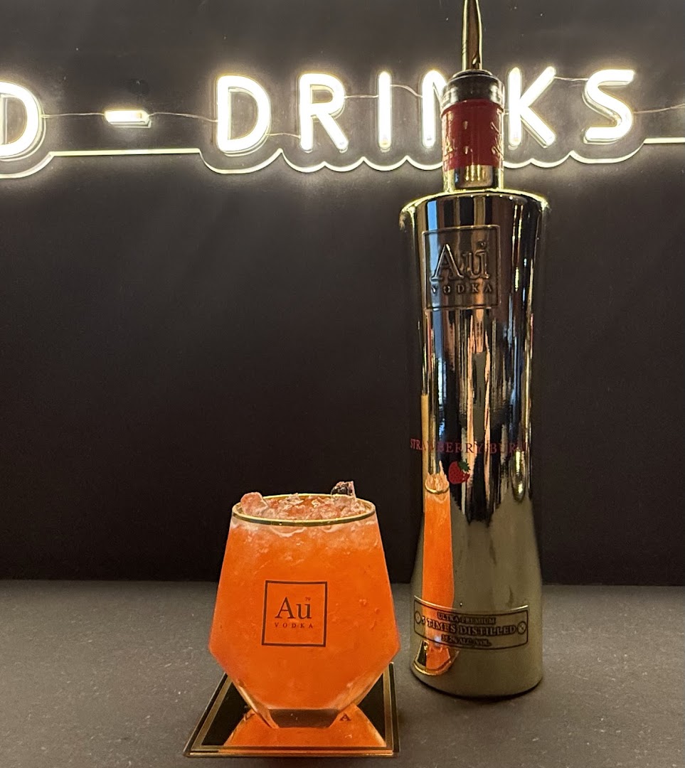 Ocho Lounge: high quality cocktail product shot