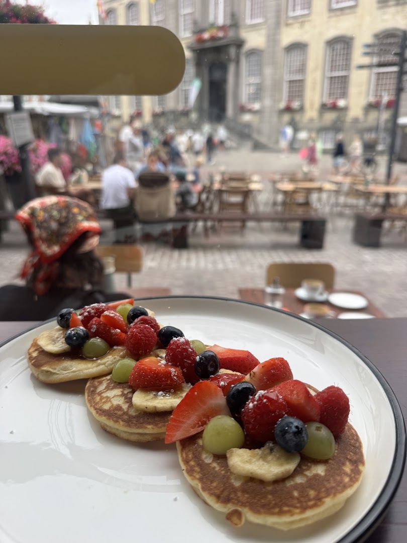 Ruva: appetizing food with nice view