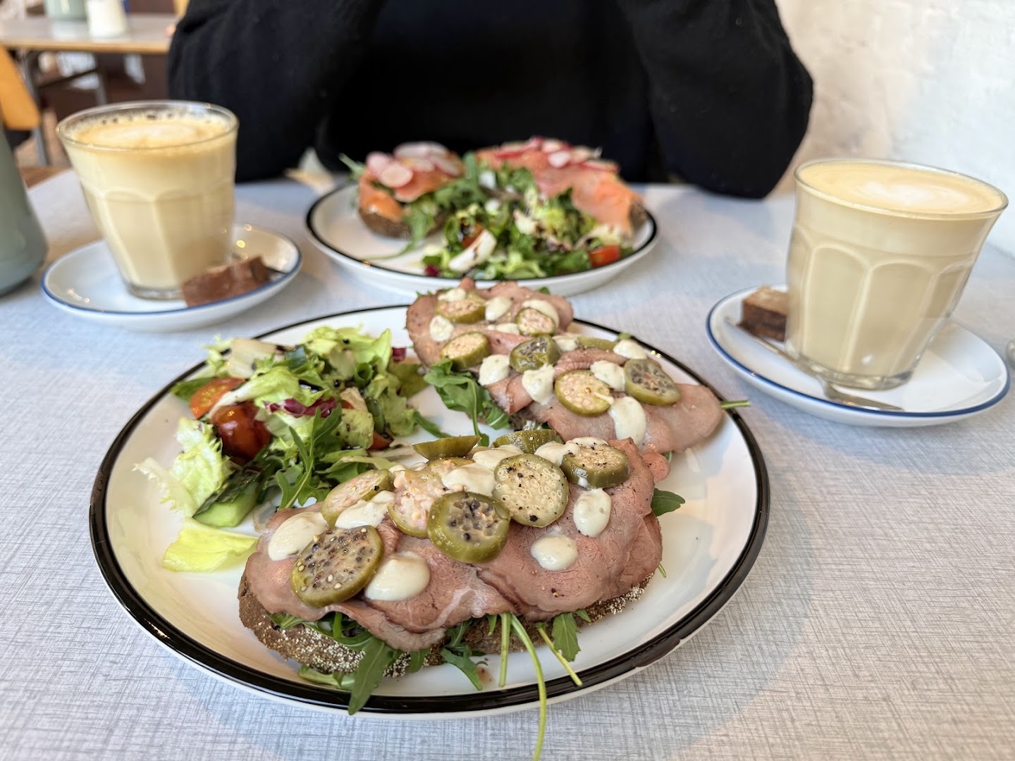 Ruva: appetizing food and coffee presentation