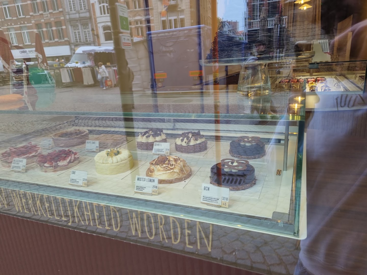 ZUUT Mechelen: clear display of shop products