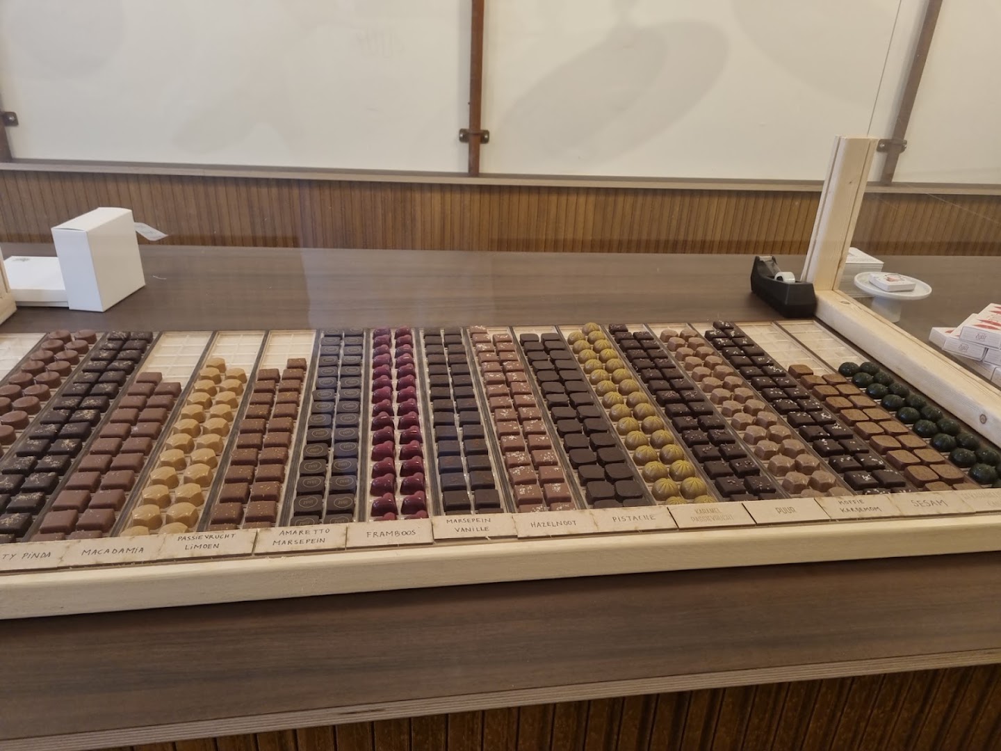 ZUUT Mechelen: clear display of shop products