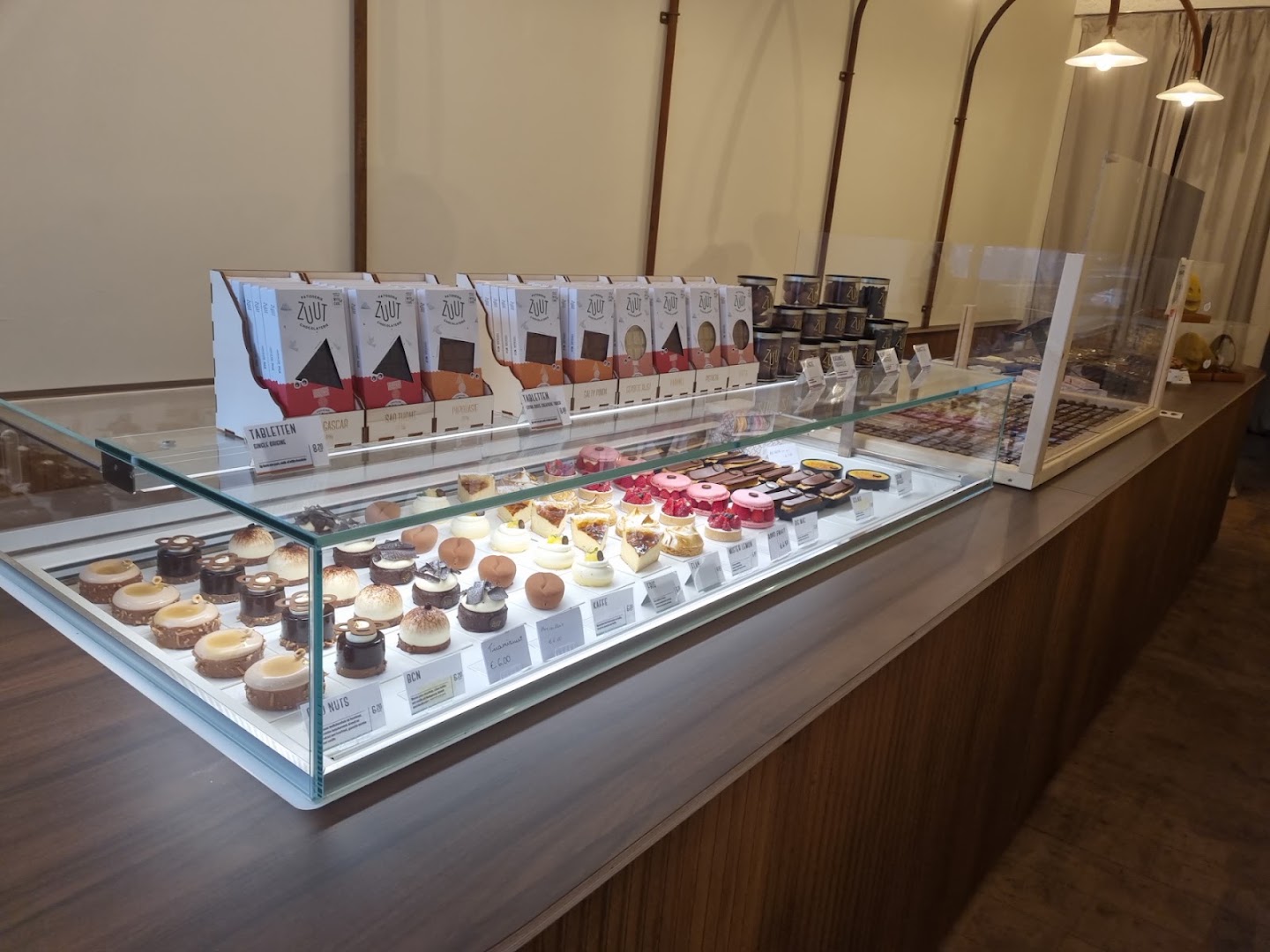 ZUUT Mechelen: clear display of shop products