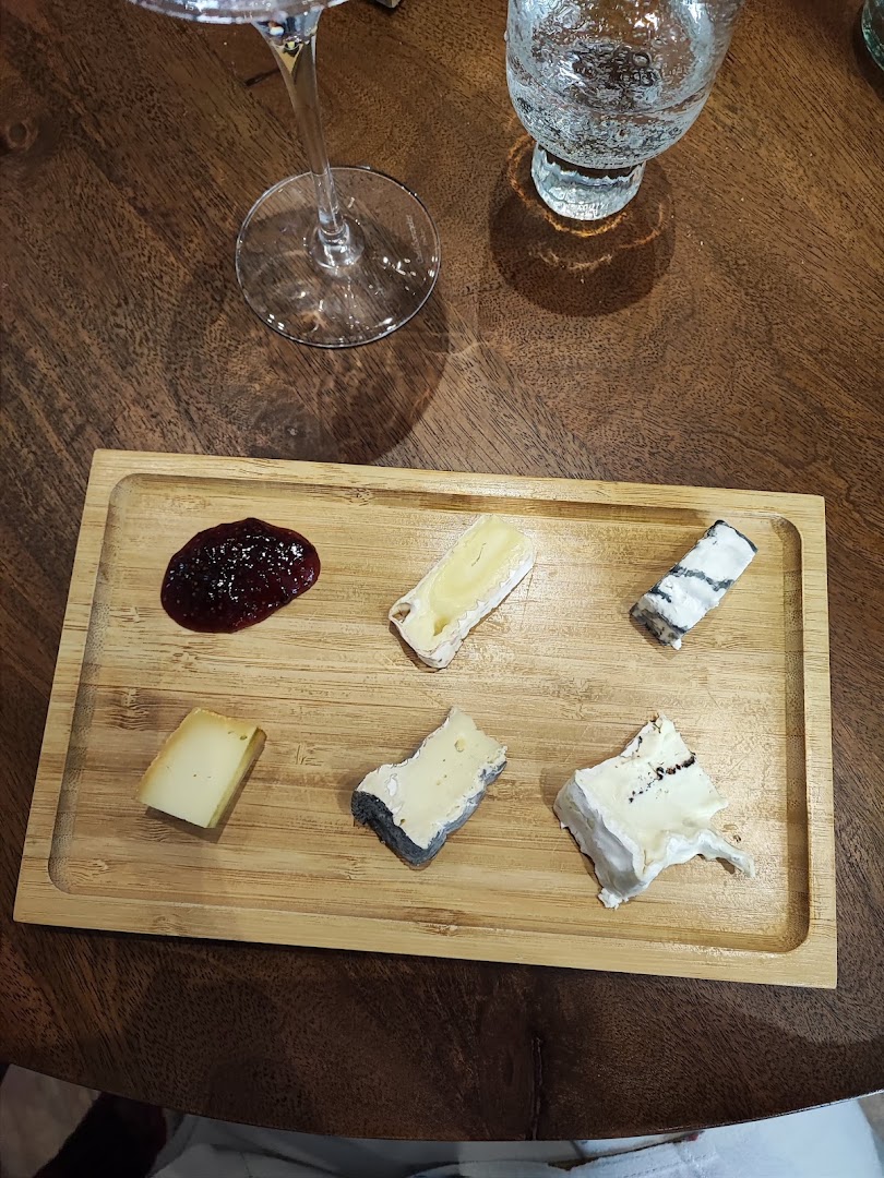 La Maadeleine by Benoît Neusy: appetizing presentation of cheese platter