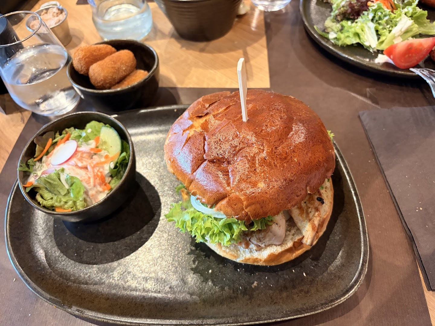 Le Nova: appetizing, clear photo of food