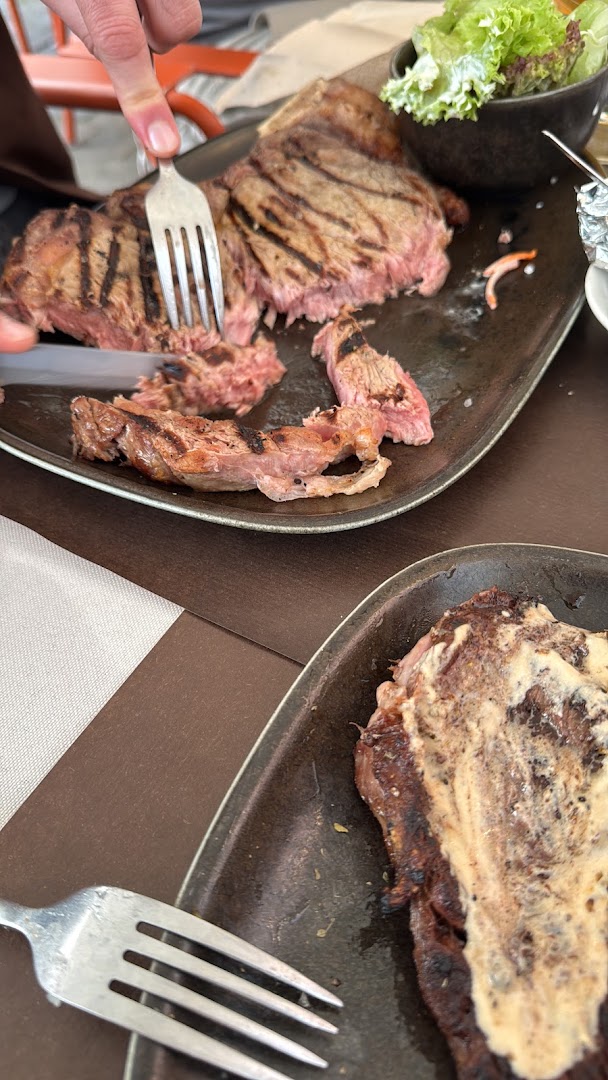 Le Nova: appetizing photo of served food