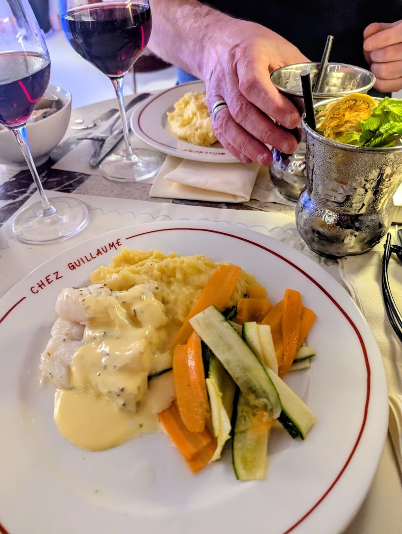 Chez Guillaume: appetizing food and restaurant branding