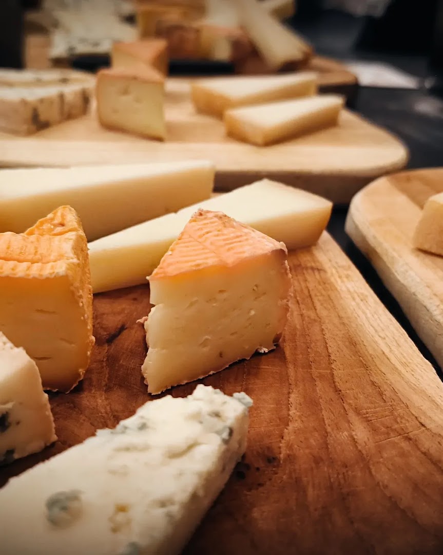 Le Ravage Beer Bar: appetizing photo of bar snacks