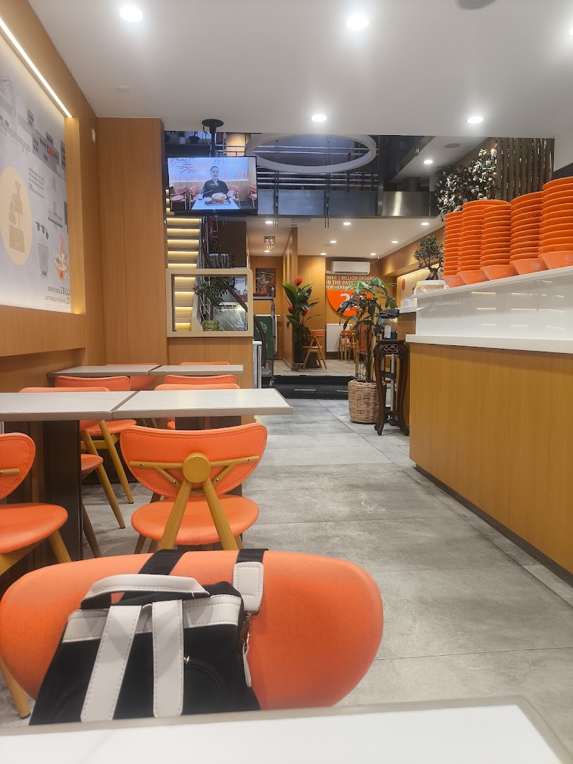 Yangguofu Malatang: clear interior view of restaurant