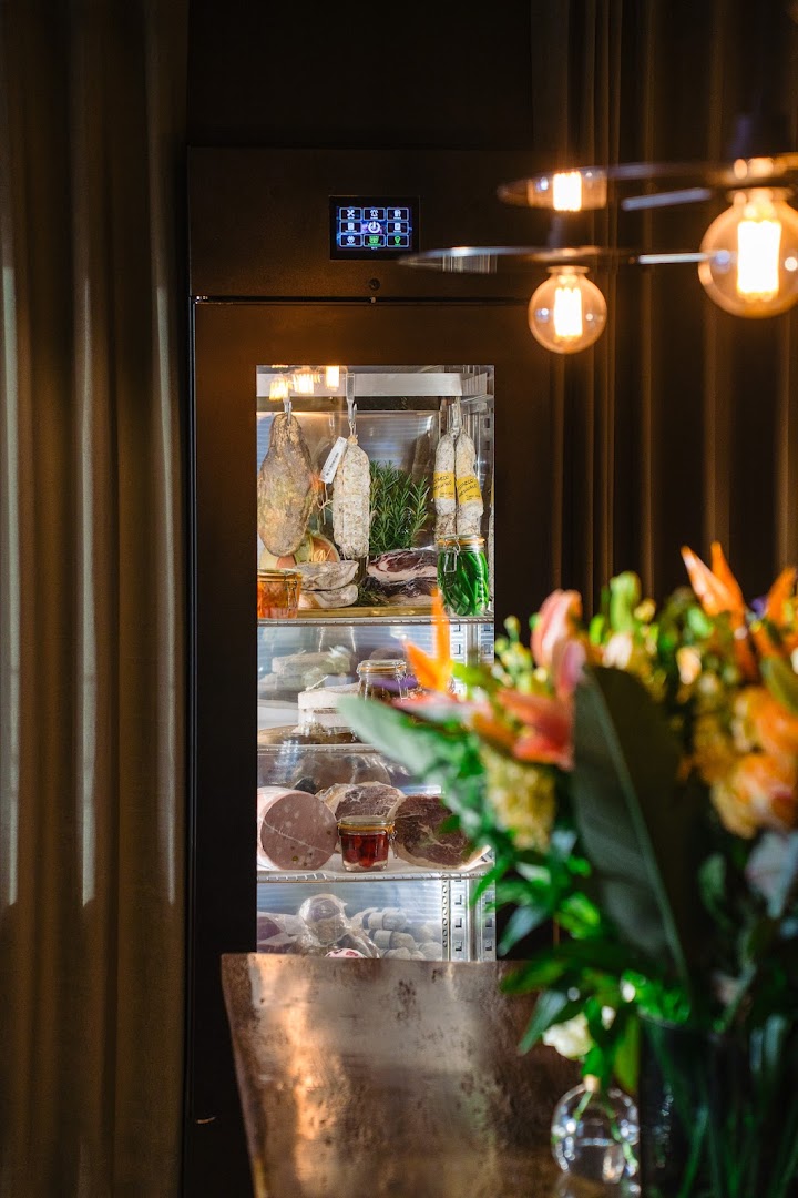 Osteria Marina: professional shot of restaurant interior