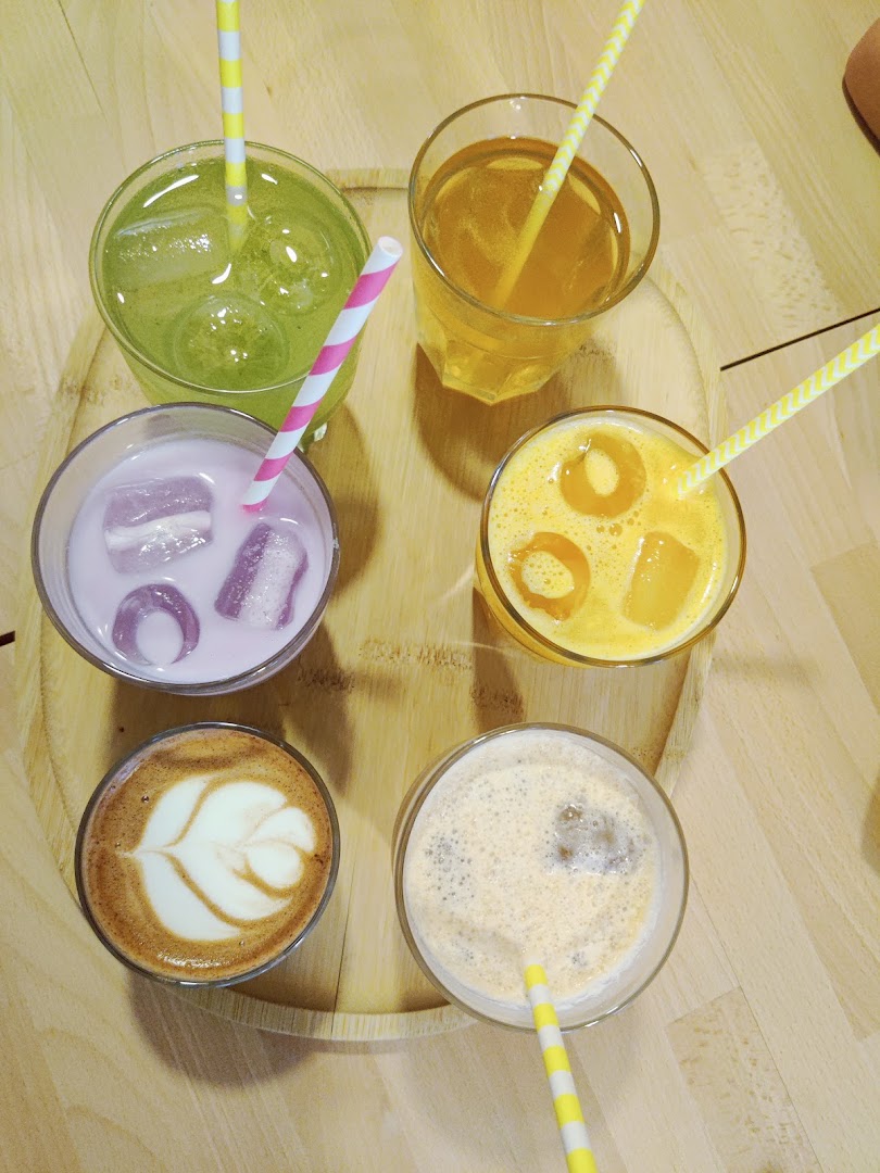 Elephant Coffee: appetizing photo of various drinks