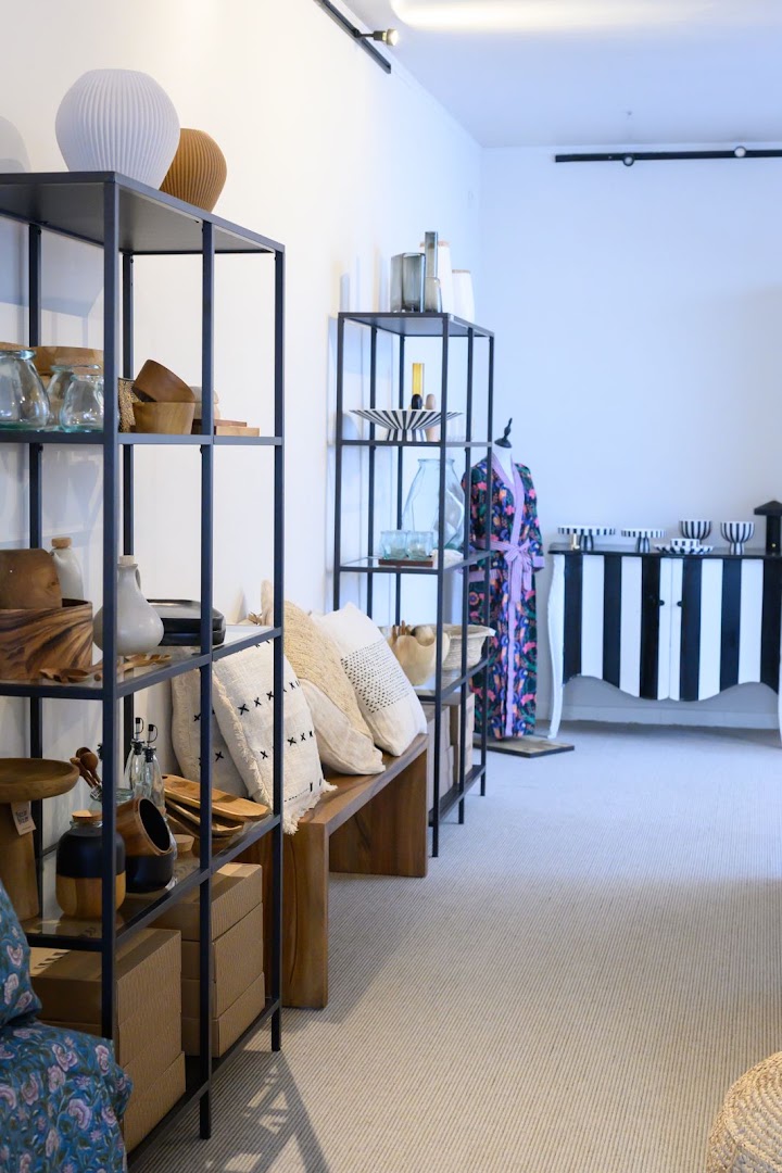 La Maison Duroi: clear, professional shop interior photo