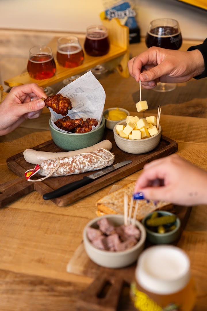 Trolls & Croque: appetizing food and drink presentation