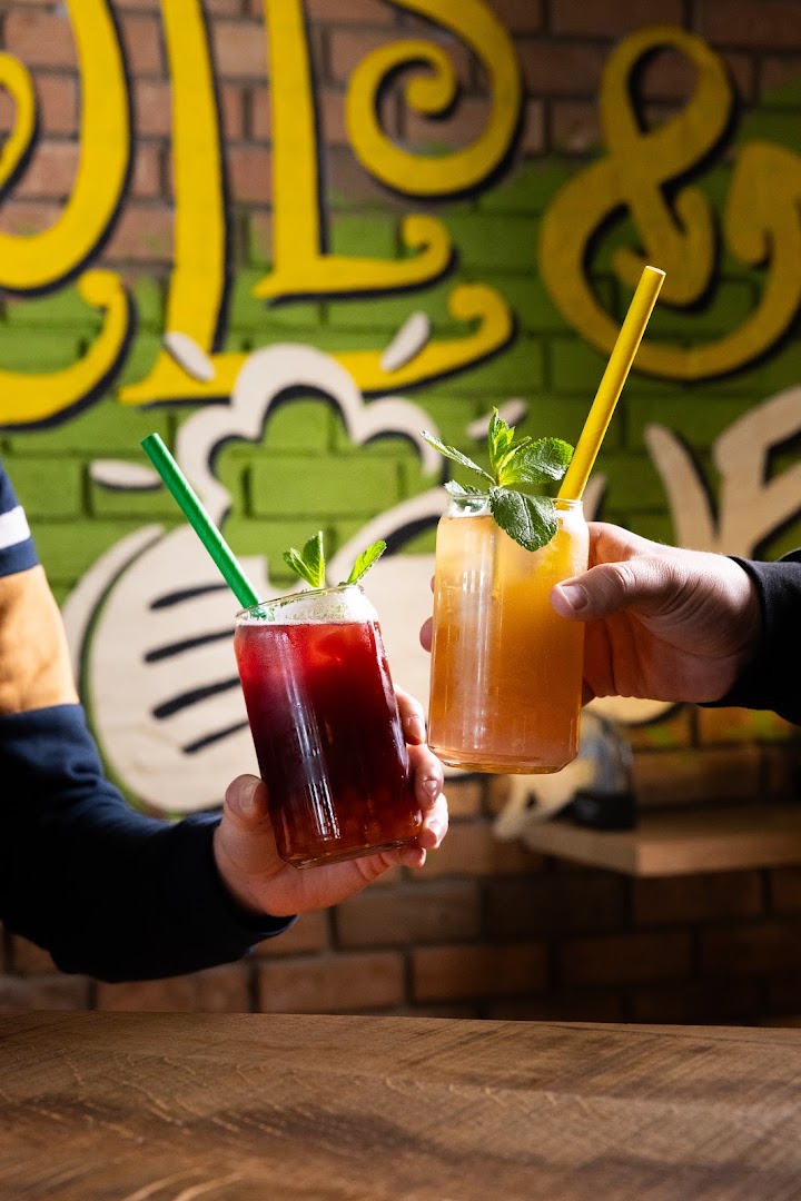 Trolls & Croque: appealing photo of bar drinks