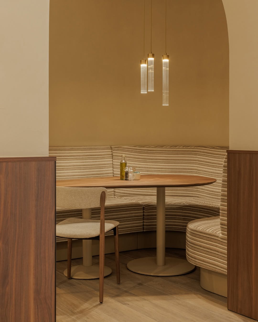 Manteka: professional interior atmosphere shot