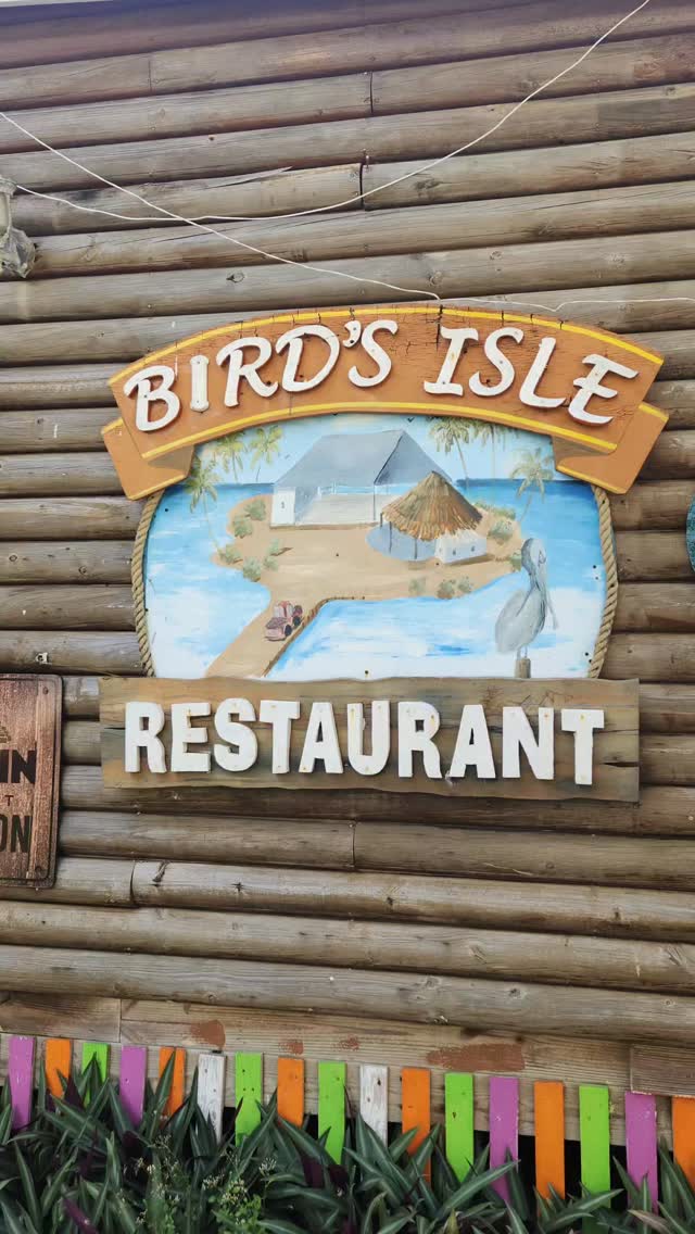 Bird's Isle Restaurant: clear signage of the restaurant