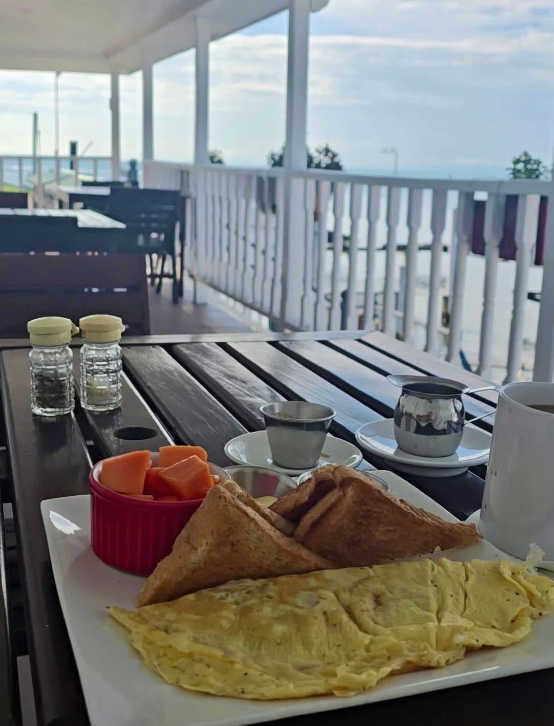 Martha's Cafe: appealing breakfast with scenic view