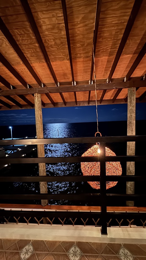Tequila Sunrise: beautiful atmospheric evening terrace view