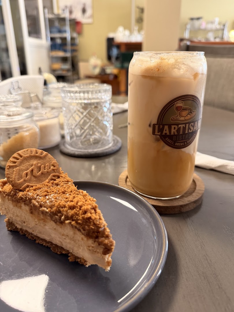 L'Artisan Bistro: appetizing food and drink photo