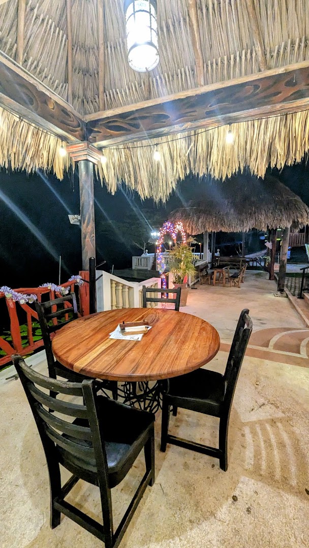 Maracas Bar & Grill: inviting atmosphere and clear composition