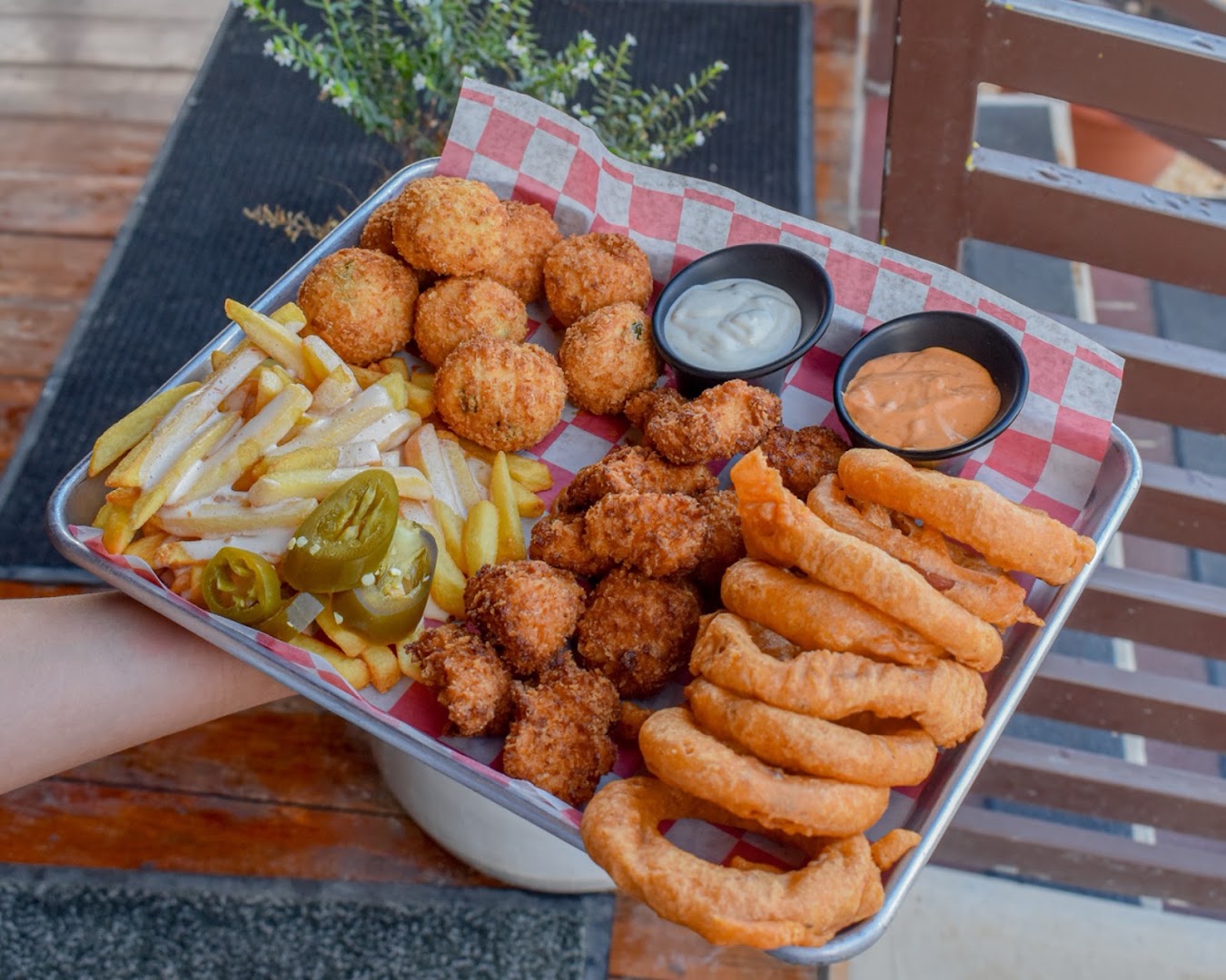 Rustic Roof: appetizing, high-quality food photography