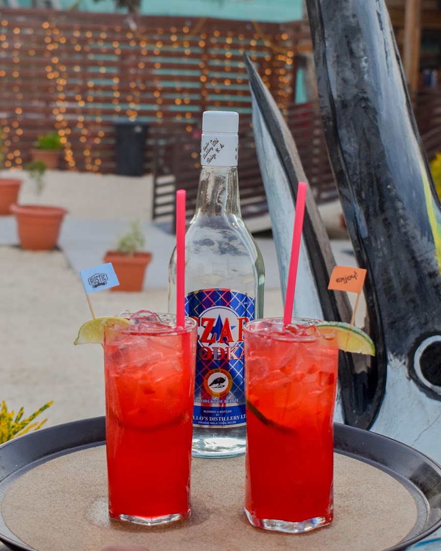 Rustic Roof: appealing photo of restaurant drinks
