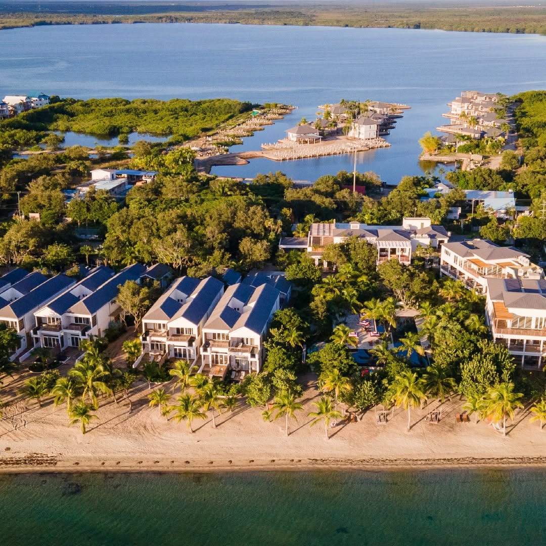 Itz'ana Marina Café & Lounge: beautiful aerial view of resort