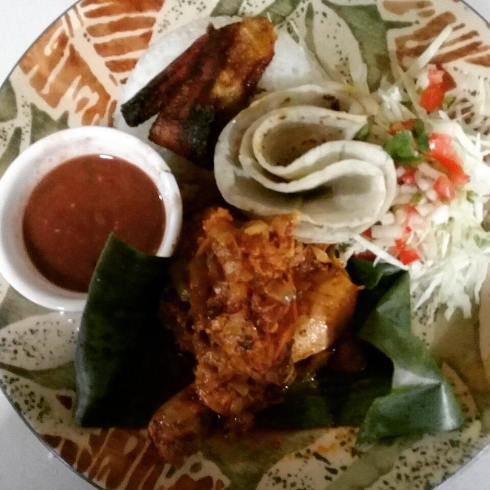 Waluco's Bar & Grill: appetizing photo of restaurant food