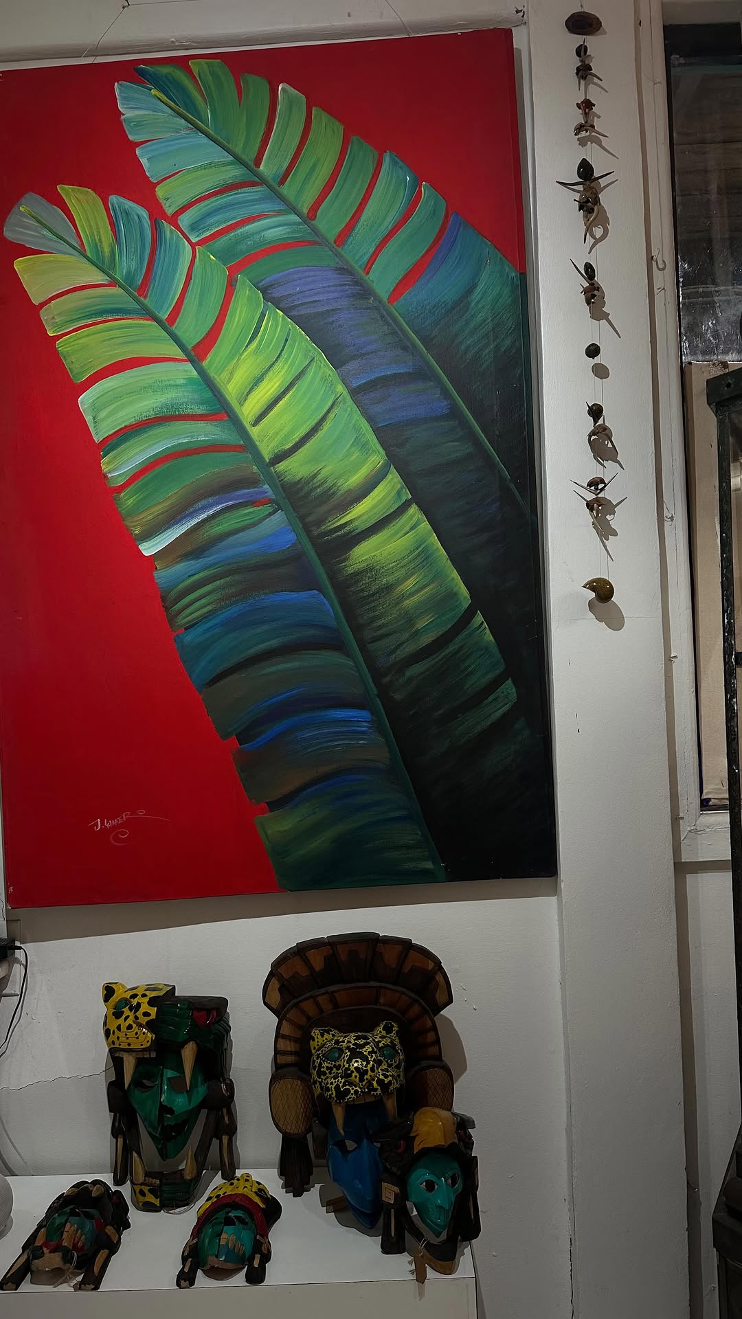 Belizean Arts: showcases gallery artwork and collection