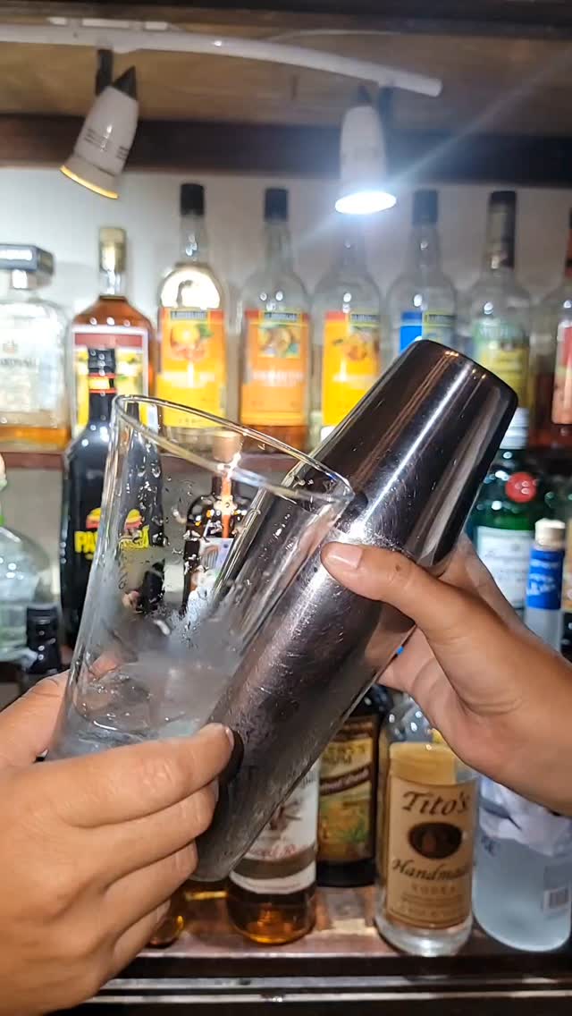 Black Orchid Restaurant & Lounge: professional shot of cocktail preparation