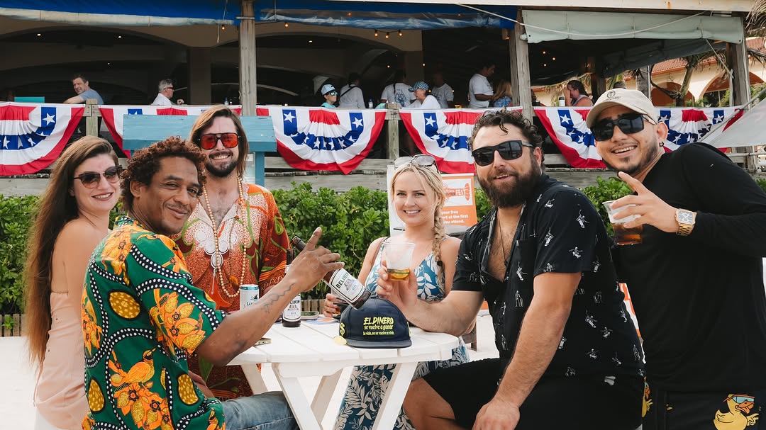 Blue Water Grill: happy customers enjoying venue