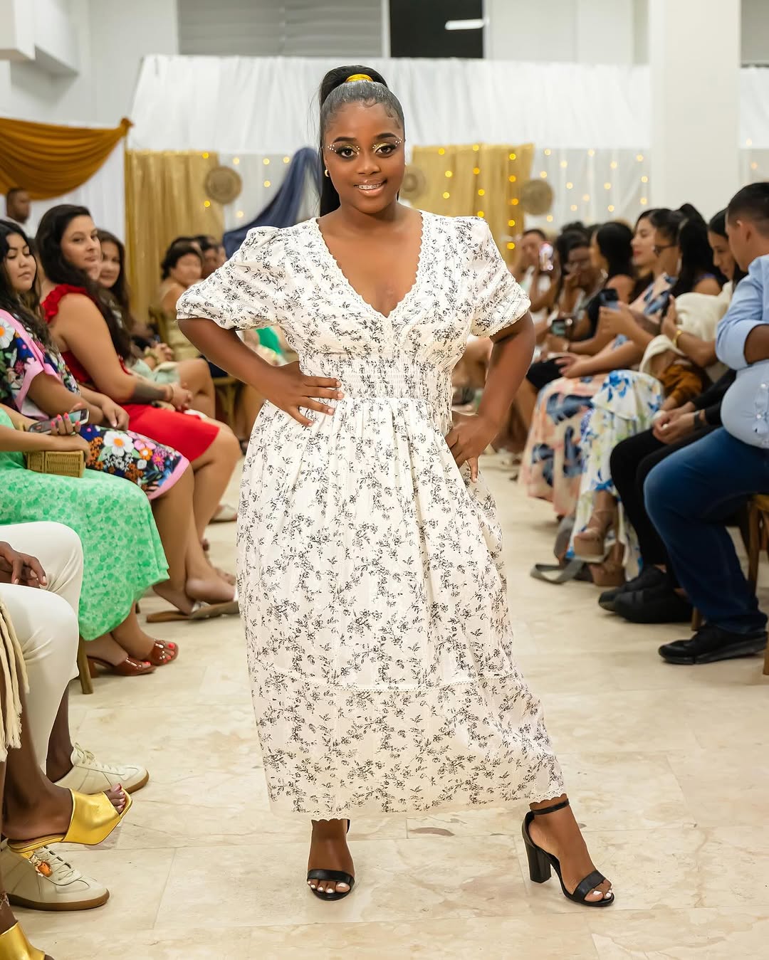 Sand Boutique: professional fashion show event photo