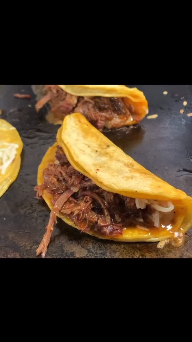 Tacos La Diosa: appetizing close-up of prepared tacos